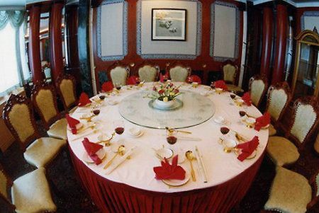 Stone Forest International Hotel Qujing Restaurant photo